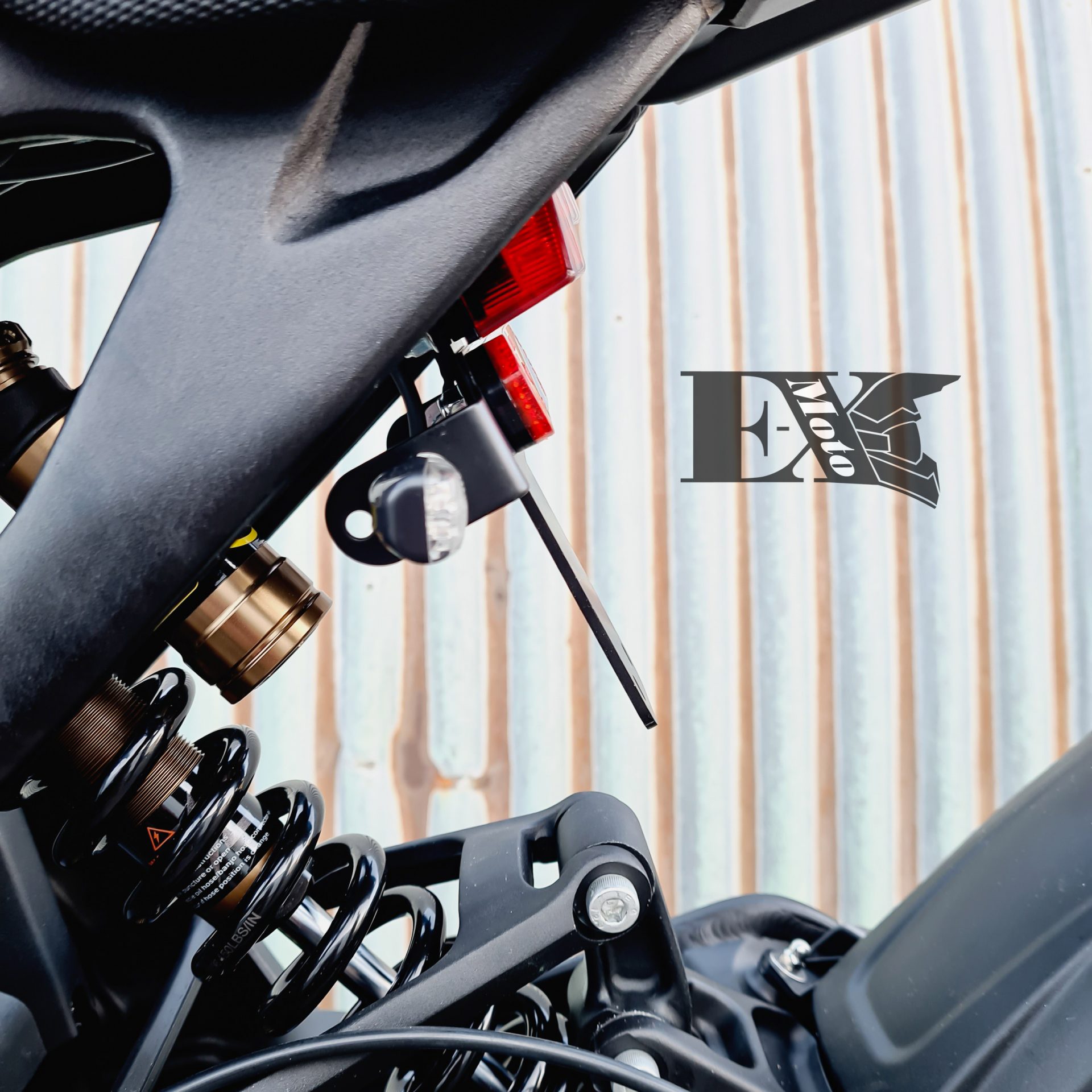 Aero-X Evo Einstellbarer universeller Motorrad-Kennzeichenhalter 1